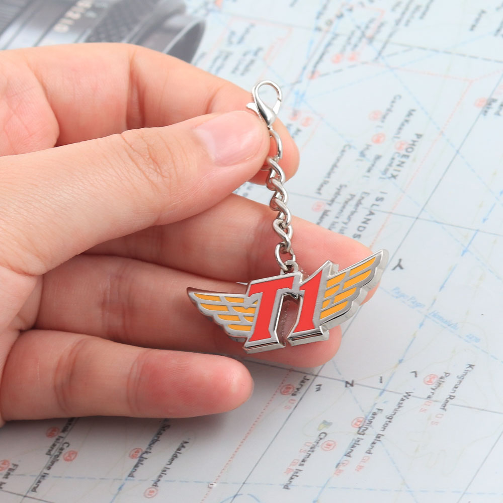 T1 Team Logo Metal Keychain En - огляд і ціна Esports Gaming Logos
