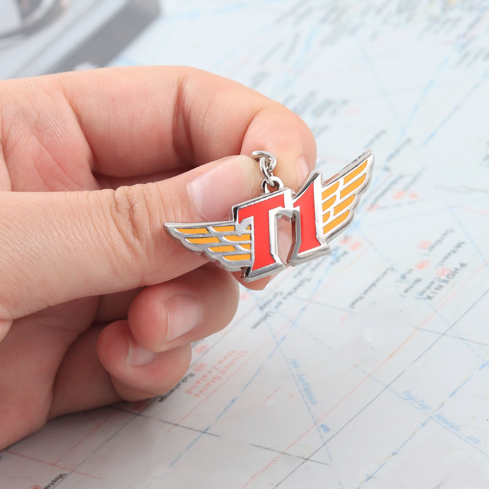 T1 Team Logo Metal Keychain En - огляд і ціна Esports Gaming Logos